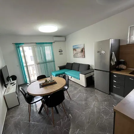 Lovro Apartamento *